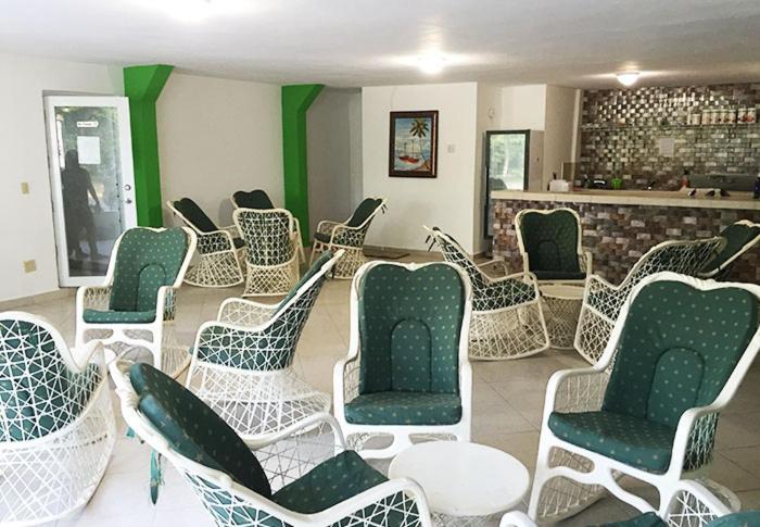 Levimar Guest House Levittown Exterior photo